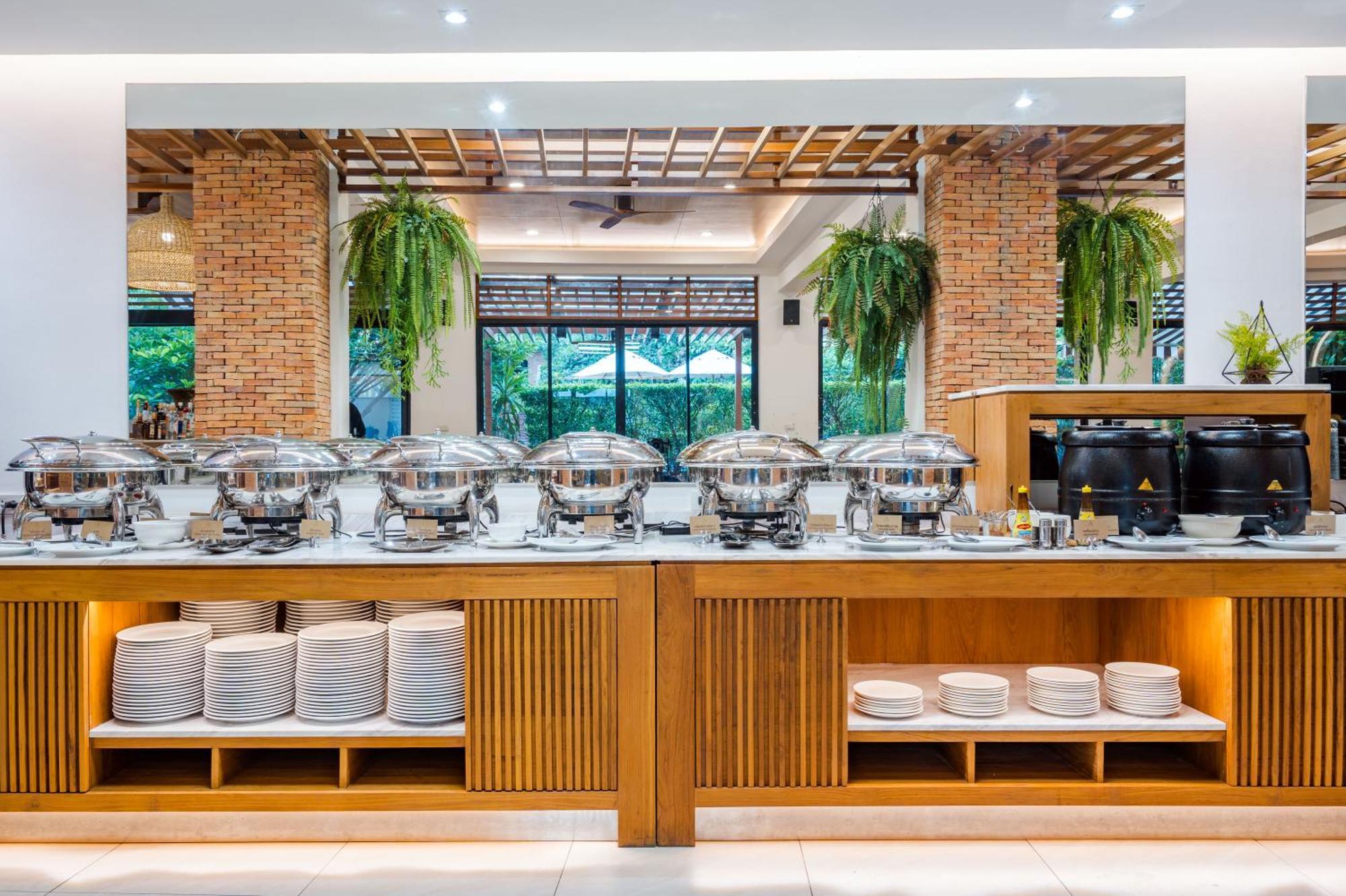 Ayrest Hua Hin Hotel Esterno foto