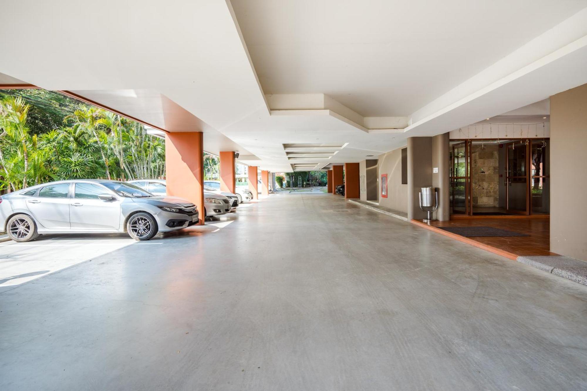 Ayrest Hua Hin Hotel Esterno foto