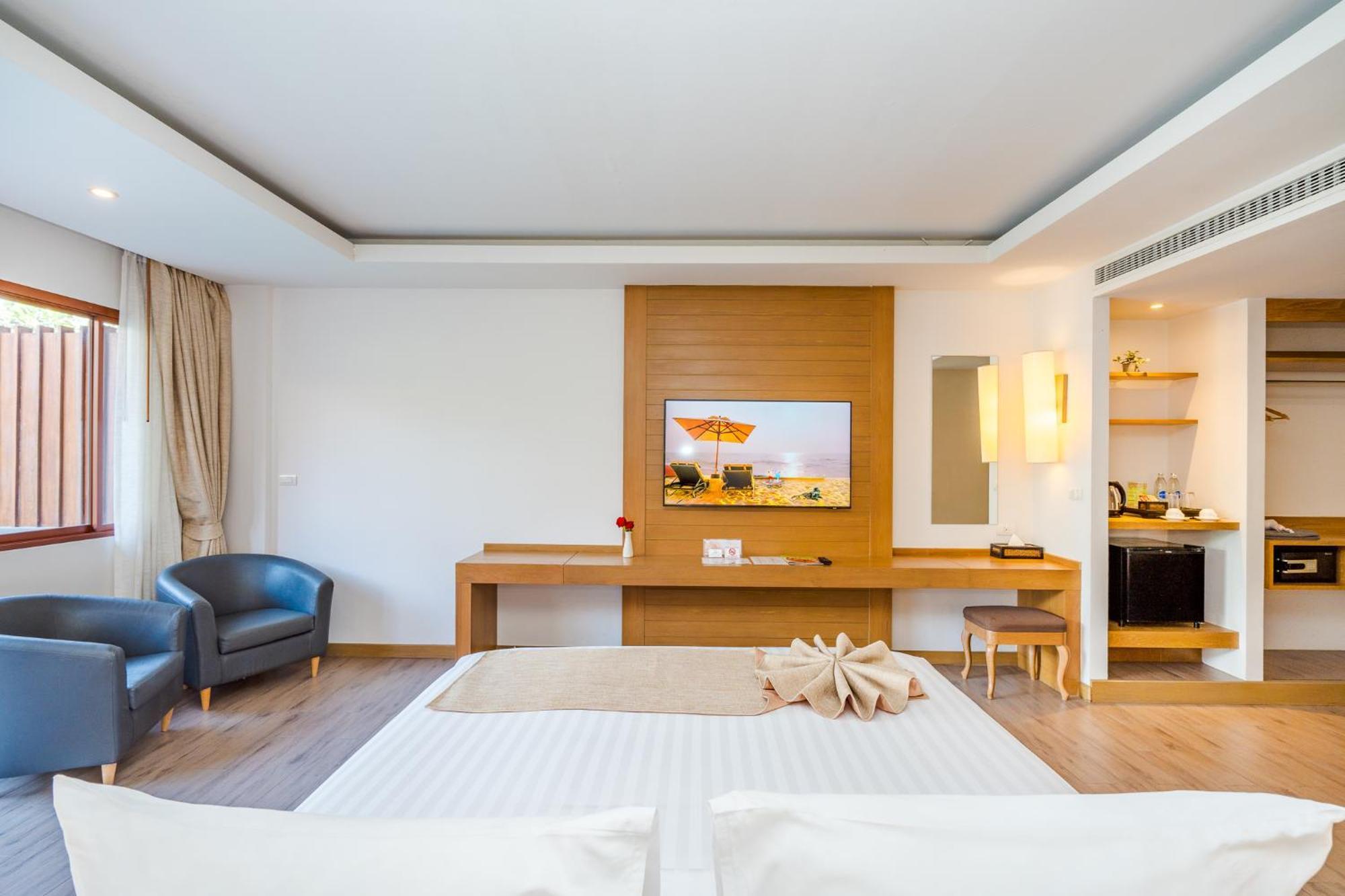Ayrest Hua Hin Hotel Esterno foto