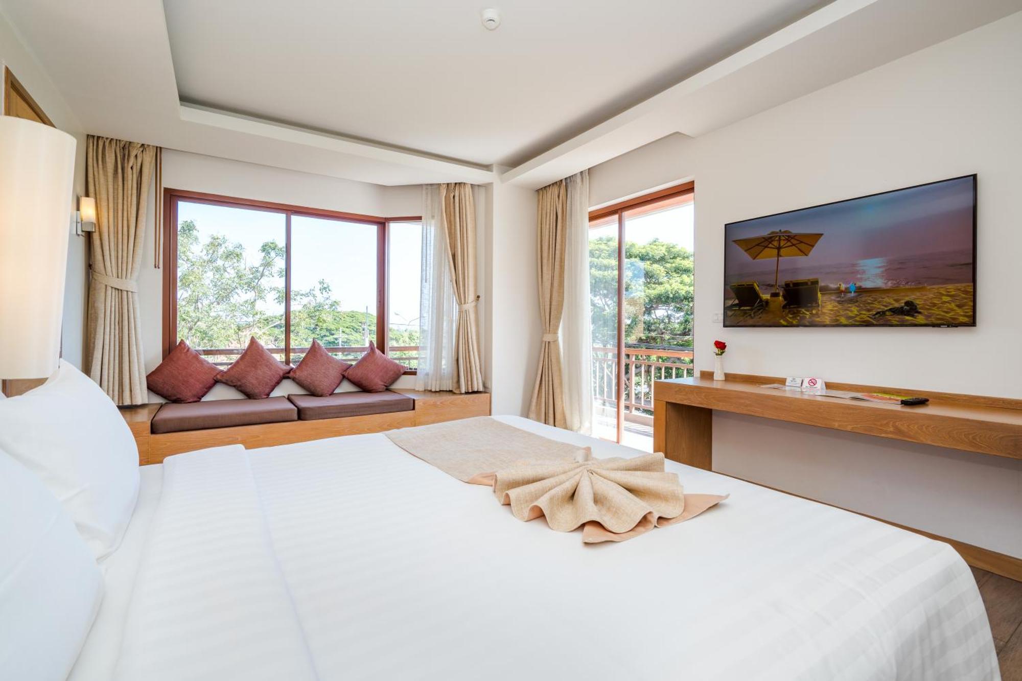 Ayrest Hua Hin Hotel Esterno foto