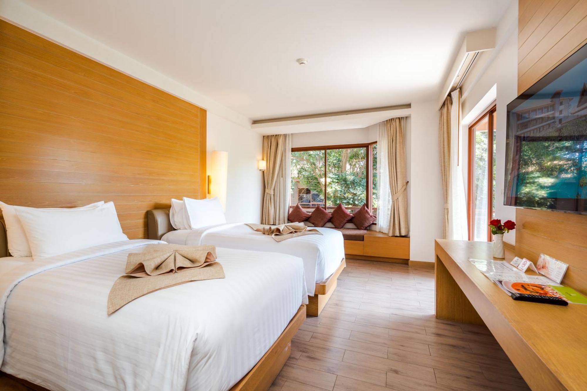 Ayrest Hua Hin Hotel Esterno foto